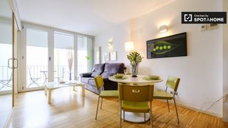 Rent Flat in Embajadores-Lavapiés. Piso de 2 dormitorios en alquiler en embajadores, madrid.