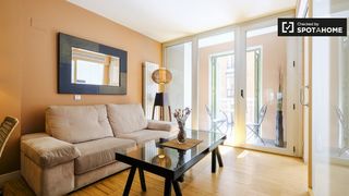 Rent Flat in Embajadores-Lavapiés. Piso de 2 dormitorios en alquiler en embajadores, madrid.