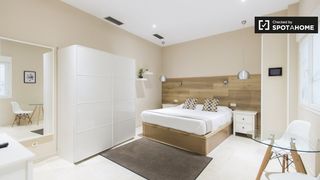 Flat in Sol