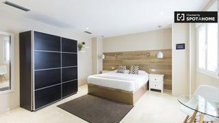 Flat in Sol