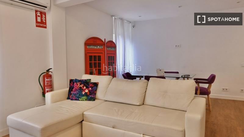 Foto a2cd22c6-67ea-45b7-82ab-966caec1bc84. Alquiler piso  de 3 dormitorios en alquiler en san isidro, en Madrid