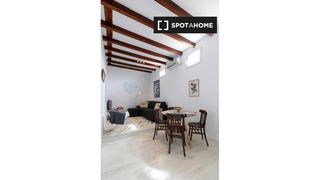 Affitto Appartamento in Cortes-Huertas. Apartamento de 1 dormitorio en alquiler en lavapiés, madrid