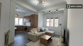 Rent Flat in Bellas Vistas. Piso de 3 habitaciones en alquiler en berruguete, madrid