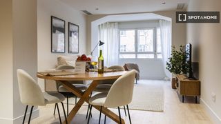 Lloguer Pis a Nueva España. Se alquila piso de 2 habitaciones en nueva españa, madrid.