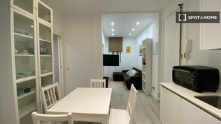 Rent Flat in Embajadores-Lavapiés. Apartamento de 1 dormitorio en alquiler en embajadores, madrid