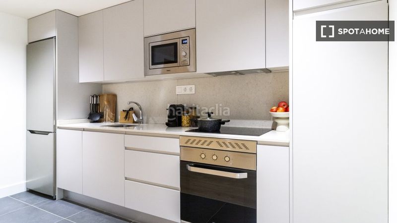 Foto 18ea5122-851a-4947-b6db-3587ded38566. Alquiler piso apartamento de 1 dormitorio en alquiler en Nueva España, en Madrid