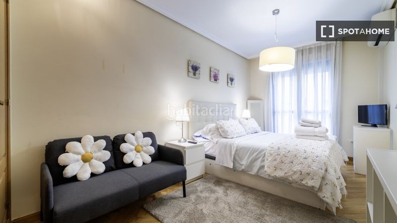 Foto c5a24fe2-fd1c-42ab-afef-952ffc9d80b5. Rent flat with heating in Palacio Madrid