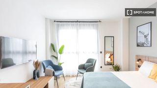 Rent Flat in Valdebebas - Valdefuentes. Estudio en alquiler en valdefuentes, madrid