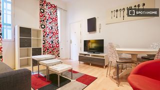 Alquiler Piso en Universidad-Malasaña. Apartamento de 2 dormitorios en alquiler en malasaña, madrid