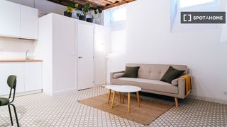 Miete Etagenwohnung in Almagro. Estudio en alquiler en almagro, madrid
