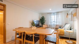 Miete Etagenwohnung in Nueva España. Piso en alquiler de 3 habitaciones en nueva españa, madrid.