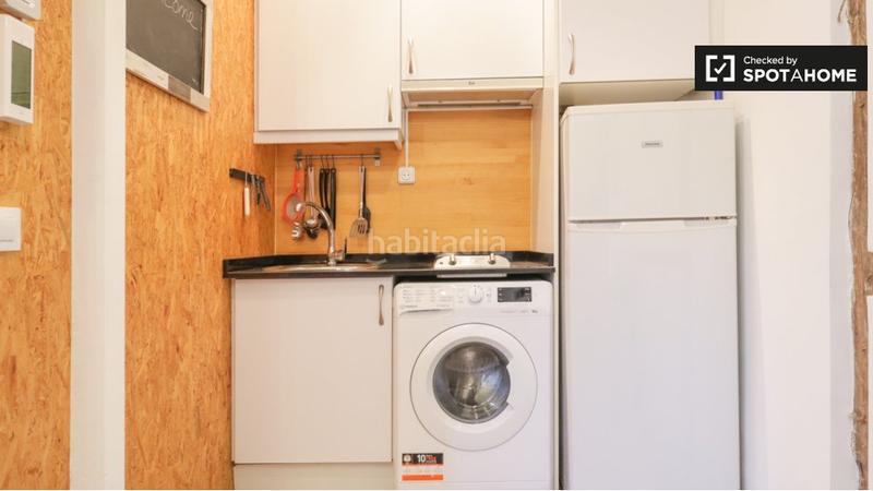 Foto c2d1c939-72ae-44a8-a5f4-c70f3a547d9b. Alquiler piso estudio en alquiler en cortes, en Cortes-Huertas Madrid