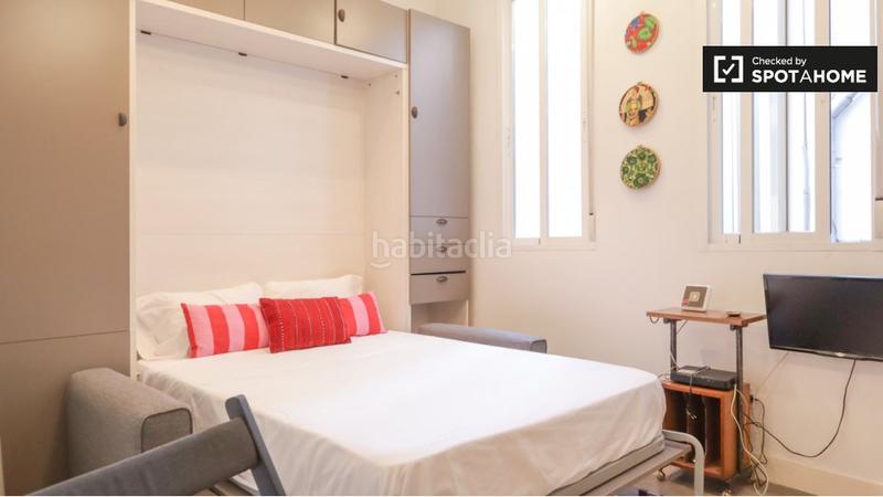 Foto ca446a0a-78b9-4ad9-acf4-1a7f3032facc. Alquiler piso estudio en alquiler en cortes, en Cortes-Huertas Madrid