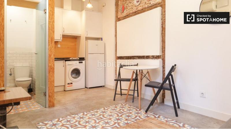 Foto 99313bc2-edbc-42b6-9c37-3f10f4833582. Rent flat with heating in Cortes-Huertas Madrid