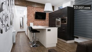 Rent Flat in Sol. Slick apartamento de 2 dormitorios en alquiler en centro, madrid