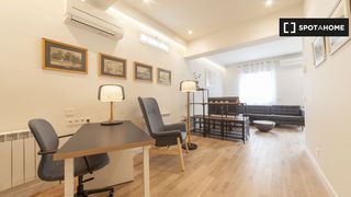 Affitto Appartamento in Cortes-Huertas. Apartamento de 2 dormitorios en alquiler en cortes, madrid