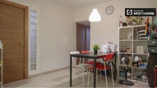 Miete Etagenwohnung in Universidad. Se alquila habitación en piso compartido de 4 habitaciones en ge