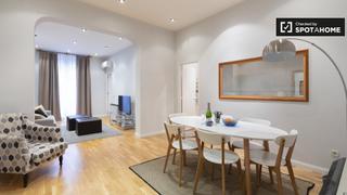 Rent Flat in Cortes-Huertas. Apartamento de 2 dormitorios en alquiler en justicia, madrid