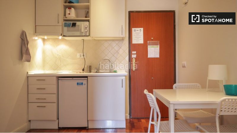Foto 3014bf35-2064-4132-aae9-7ffcb6cd4b83. Rent flat with heating in Embajadores-Lavapiés Madrid