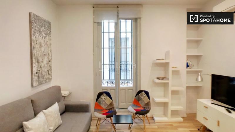 Foto 690a2c22-4422-428c-b110-189374c73480. Alquiler piso apartamento de 1 dormitorio en alquiler en Sol, en Madrid