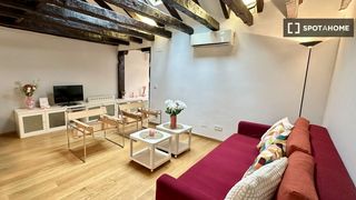 Miete Etagenwohnung in Universidad-Malasaña. Apartamento de 2 dormitorios en alquiler en universidad, madrid