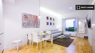 Affitto Appartamento in Sol. Apartamento de 2 dormitorios en alquiler en palacio, madrid