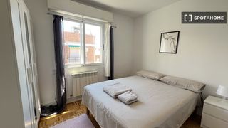 Rent Flat in Puerta del Ángel. Apartamento de 2 dormitorios en alquiler en casa de campo, madri
