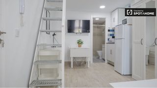 Affitto Appartamento in Valdezarza. Estudio en alquiler en valdezarza, madrid