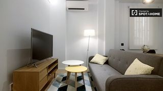 Rent Flat in Pacífico. Apartamento contemporáneo de 2 dormitorios en alquiler en retiro