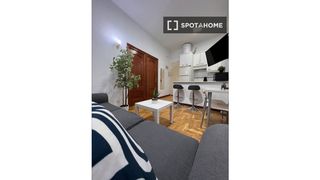 Affitto Appartamento in Universidad-Malasaña. Apartamento de 2 dormitorios en alquiler en universidad, madrid