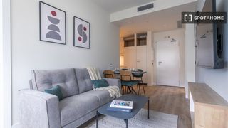 Miete Etagenwohnung in Estación-Centro. Piso en alquiler de 2 habitaciones en tres cantos, madrid