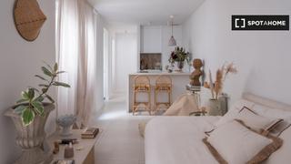 Miete Etagenwohnung in Los Rosales. Piso de 2 habitaciones en alquiler en los rosales, madrid.