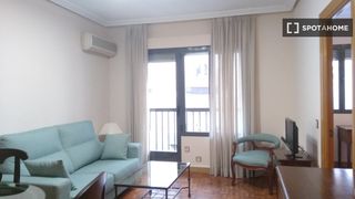 Location Appartement à Cortes-Huertas. Apartamento de 1 dormitorio en alquiler en atocha, madrid