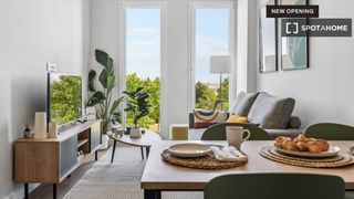 Rent Flat in Ensanche de Vallecas-La Gavia. Apartamento estudio con acceso gratuito a gimnasio y piscina en