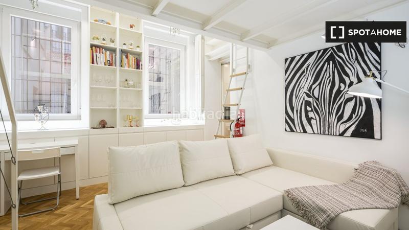 Foto e6ade010-d3a9-40a1-b771-f877f97a8333. Rent flat with heating in Almagro Madrid