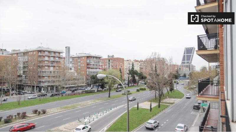 Foto 4000cc1d-5754-437f-a725-7cfb360613b5. Alquiler piso apartamento de 4 dormitorios en alquiler . en Madrid
