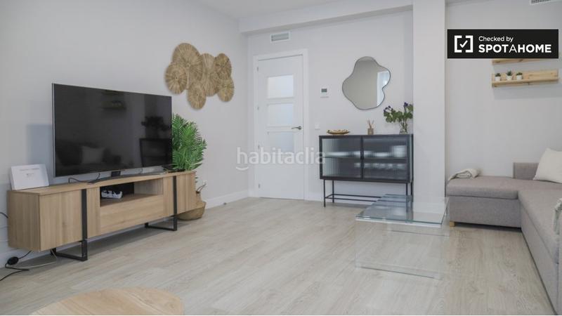 Foto b672a333-d3dd-4df5-902f-d50ae7d46f0f. Alquiler piso apartamento de 4 dormitorios en alquiler . en Madrid