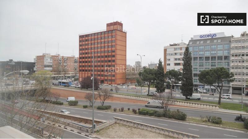 Foto eab14374-903c-4b4c-8d61-eaeee56a5359. Alquiler piso apartamento de 4 dormitorios en alquiler . en Madrid