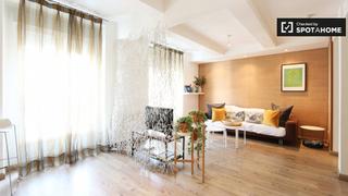 Alquiler Piso en Palacio. Amplio apartamento de 2 dormitorios en alquiler en centro, madri