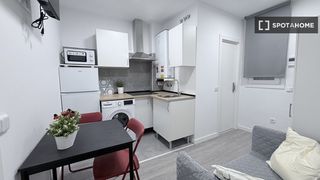 Affitto Appartamento in Guindalera. Piso de 2 habitaciones en alquiler en guindalera, madrid
