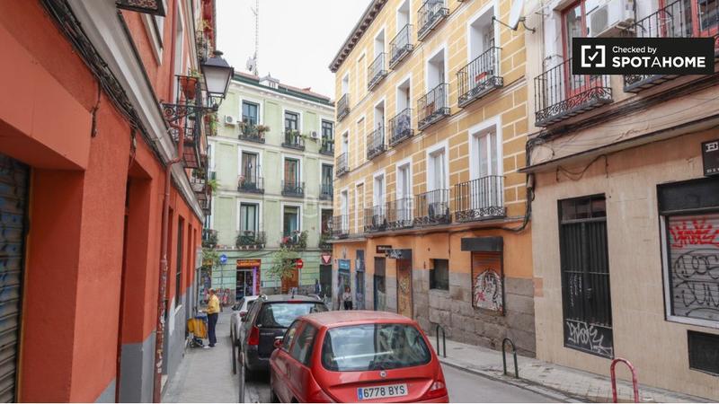Foto 97ba3d61-b15d-4437-bdbc-07844fd3ffe7. Rent flat with heating in Embajadores-Lavapiés Madrid