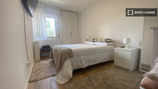 Location Appartement à Covibar-Pablo Iglesias. Se alquila habitación en piso compartido de 4 habitaciones en ba