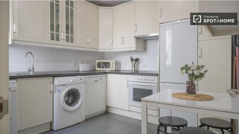 Foto baa64e44-45a7-475f-924d-fb1860cefc0f. Alquiler piso apartamento de 3 dormitorios en alquiler en malasaña, en Madrid