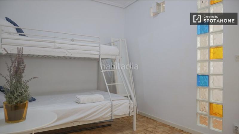 Foto bf40f17f-6b21-4b17-8b37-9ebccda009c3. Alquiler piso apartamento de 3 dormitorios en alquiler en malasaña, en Madrid