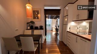 Affitto Appartamento in Cortes-Huertas. Estudio en alquiler en cortes, madrid