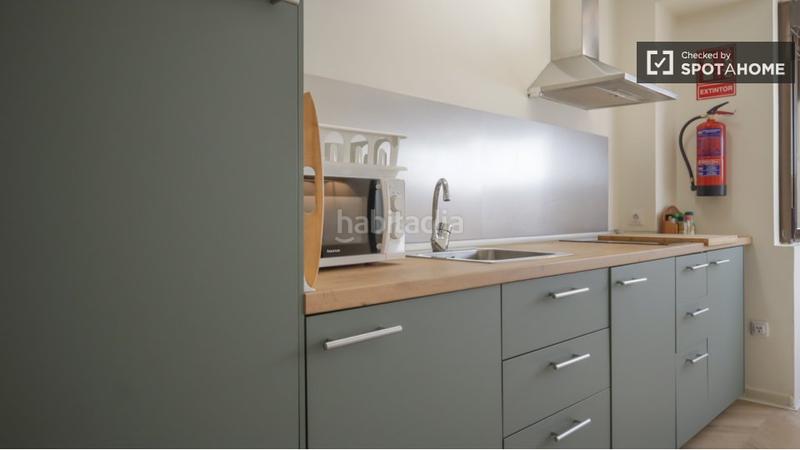 Foto b0ccde38-e4c4-4935-a086-9abff116637c. Alquiler piso estudio en alquiler en plaza de castilla, en Madrid