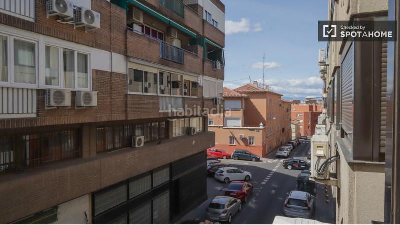 Foto d76e96a6-376d-4213-b632-858f5e3676ae. Alquiler piso estudio en alquiler en plaza de castilla, en Madrid