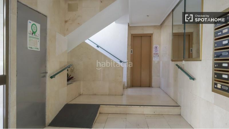 Foto e283bab0-875b-42cb-a881-80f8a334c8b2. Alquiler piso estudio en alquiler en plaza de castilla, en Madrid