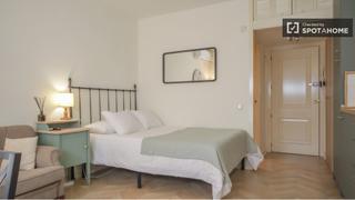 Location Appartement à Almenara-Ventilla. Estudio en alquiler en plaza de castilla, madrid