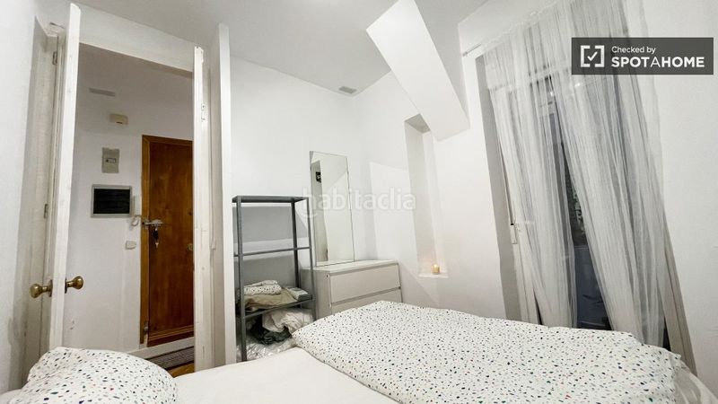 Foto f7b57a0e-2caa-425d-aea9-045daaf02f59. Rent flat with heating in Embajadores-Lavapiés Madrid